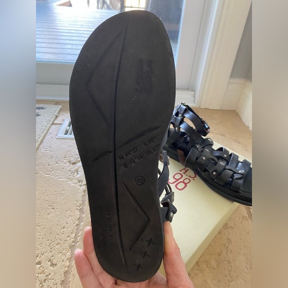 Gorgeous almost brand new black “Payne” Gladiator A.S.98 sandal size 40 - Picture 7 of 11